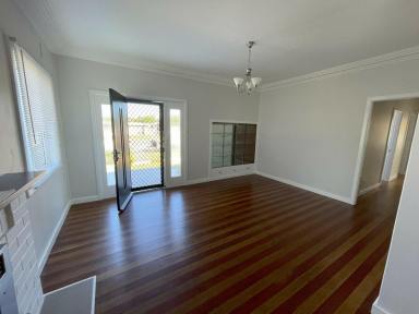 House For Lease - NSW - Taree - 2430 - Large central Four Bedroom Home  (Image 2)