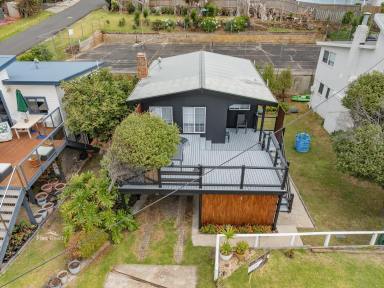 Unit For Sale - TAS - Boat Harbour Beach - 7321 - Stylish Beachside Unit with Stunning Views  (Image 2)