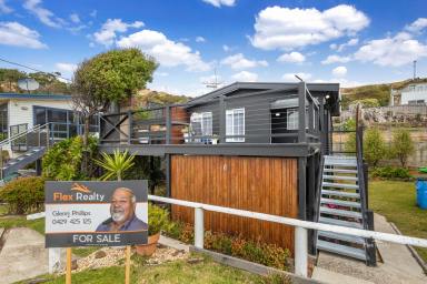 Unit For Sale - TAS - Boat Harbour Beach - 7321 - Stylish Beachside Unit with Stunning Views  (Image 2)
