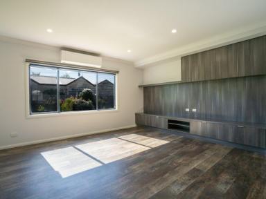 House For Sale - VIC - Bairnsdale - 3875 - QUALITY AND SPACE DOWNTOWN  (Image 2)