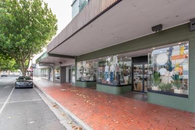 Retail For Sale - VIC - Hamilton - 3300 - 'Scullions'  (Image 2)