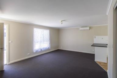 Unit For Lease - VIC - Horsham - 3400 - 2 Bedroom Townhouse  (Image 2)