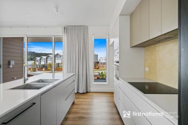 Townhouse For Lease - TAS - Kingston - 7050 - Modern Luxury and Inviting Comfort  (Image 2)