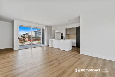 Townhouse For Lease - TAS - Kingston - 7050 - Modern Luxury and Inviting Comfort  (Image 2)