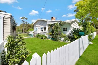 House For Lease - NSW - St Georges Basin - 2540 - Stunning Renovated Period Home on 1832sqm Waterfront Block  (Image 2)