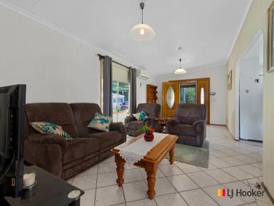 House For Sale - NSW - Tomakin - 2537 - Permanent Living for Over 55s - Beachfront Access & Pet-Friendly!  (Image 2)