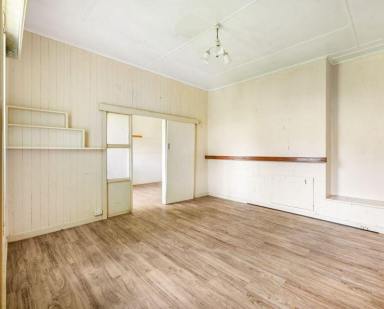 Unit Leased - QLD - Newtown - 4350 - Newly Renovated Unit in the Heart of Toowoomba  (Image 2)