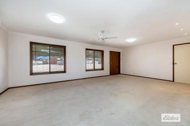 Unit For Lease - VIC - Strathdale - 3550 - Spacious Two-Bedroom Unit in a Convenient Location  (Image 2)