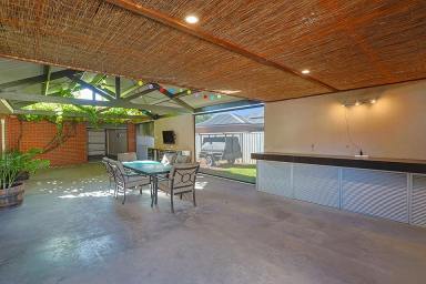 House For Sale - VIC - Mildura - 3500 - Love To Entertain - Easy To Maintain!  (Image 2)