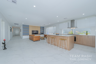 House For Sale - WA - Bullsbrook - 6084 - Luxury Living Awaits at 6 Arvos Way, Bullsbrook  (Image 2)