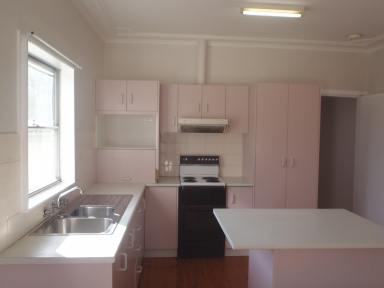 House For Lease - NSW - Tamworth - 2340 - Three Bedroom Home in Sort After East  (Image 2)