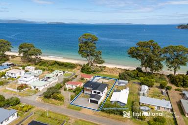 House For Sale - TAS - Verona Sands - 7112 - Beachfront Bliss - The Perfect Retreat for the Whole Family  (Image 2)