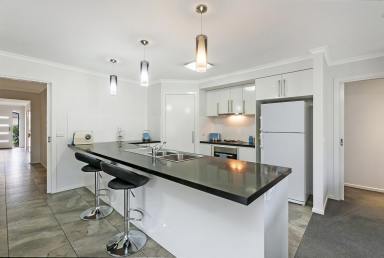 House For Lease - VIC - Hamilton - 3300 - Modern Family Home  (Image 2)