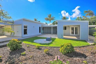 House For Lease - QLD - Elliott Heads - 4670 - Hamptons Style Beauty in Elliott Heads  (Image 2)