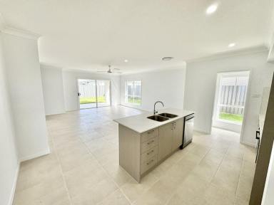 House For Lease - NSW - Old Bar - 2430 - Stunning brand new four bedroom home in Emerald Fields  (Image 2)