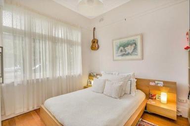 House For Lease - NSW - Randwick - 2031 - CHARMING, FRESHLY UPDATED, HOUSE - PERFECTLY LOCATED FOR ALL PARK LOVERS  (Image 2)