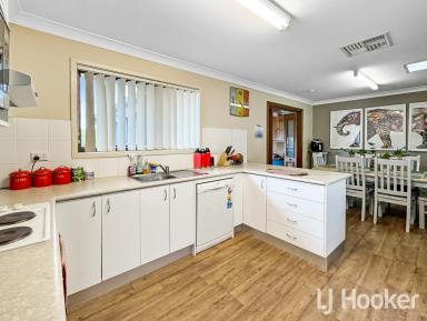 House For Sale - NSW - Inverell - 2360 - Quality Family Home with Dual Living Potential  (Image 2)