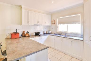 Townhouse For Sale - VIC - Red Cliffs - 3496 - A GOLDEN OPPORTUNITY  (Image 2)