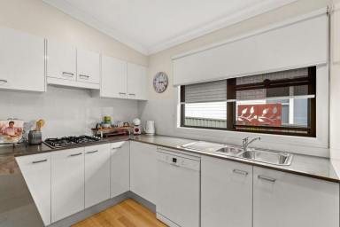 Retirement For Sale - NSW - Green Point - 2251 - 2 Double Bedrooms - 2 bathrooms - Study - Parking for 3 Cars  (Image 2)