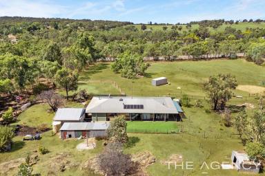 Acreage/Semi-rural For Sale - WA - Bakers Hill - 6562 - "Bakers Hill Beauty"  (Image 2)