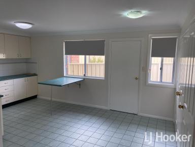 Unit For Lease - NSW - Inverell - 2360 - Spacious 2 Bedroom Unit  (Image 2)