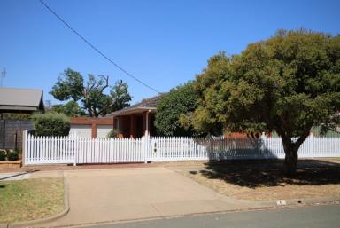 House For Sale - VIC - Rochester - 3561 - MODERNISED BRICK VENEER HOME  (Image 2)