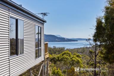 House For Sale - TAS - Alonnah - 7150 - Secluded Property with Breathtaking Views!  (Image 2)