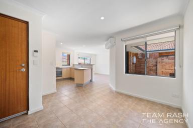 House For Sale - WA - Caversham - 6055 - Tranquil Cul-De-Sac Living in the Heart of Caversham!  (Image 2)