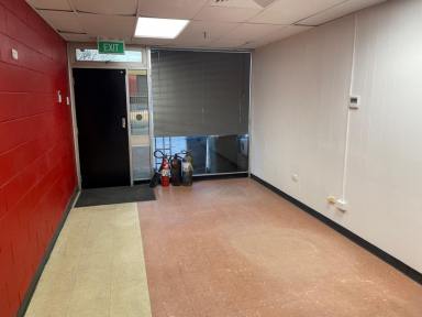 Industrial/Warehouse Leased - SA - Hindmarsh - 5007 - Office and Warehouse / Workshop in Prime inner west location  (Image 2)