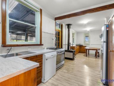 House For Sale - SA - Springton - 5235 - 1999 two story character home on 2035m2 landscaped land. Serenity and peace in wonderful Springton.  (Image 2)