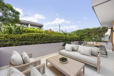 Unit For Lease - NSW - Clovelly - 2031 - IMMACULATE OVERSIZED GARDEN APARTMENT IN TRANQUIL SETTING  (Image 2)