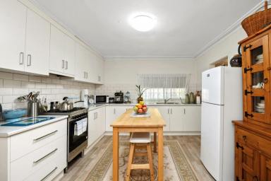 House For Sale - VIC - North Bendigo - 3550 - Charming Home with Space to Grow  (Image 2)