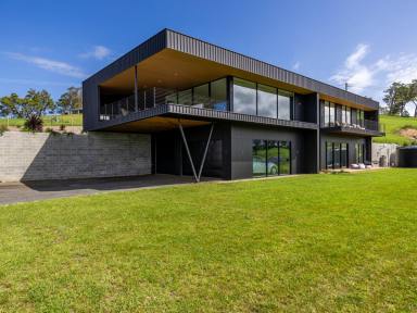 House Auction - NSW - Bega - 2550 - COASTAL COUNTRY ESCAPE  (Image 2)