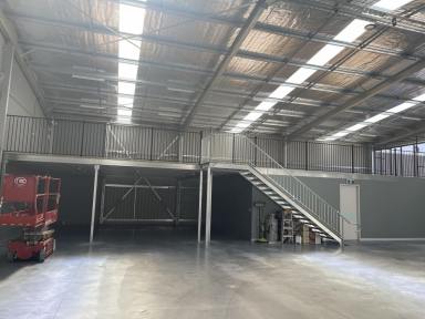 Industrial/Warehouse For Lease - VIC - Cowes - 3922 - LARGE INDUSTRIAL OFFICE/FACTORY (Image 2)