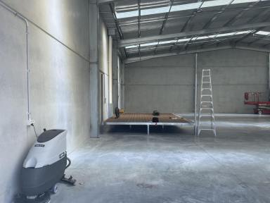 Industrial/Warehouse For Lease - VIC - Cowes - 3922 - LARGE INDUSTRIAL OFFICE/FACTORY (Image 2)