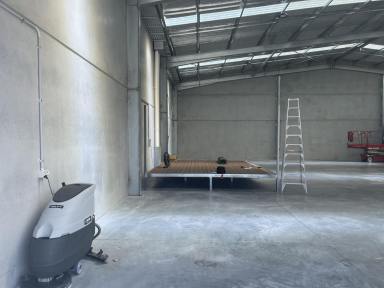 Industrial/Warehouse For Lease - VIC - Cowes - 3922 - LARGE INDUSTRIAL OFFICE/FACTORY  (Image 2)