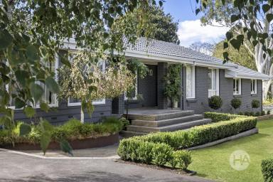 House For Sale - VIC - Balnarring - 3926 - Family Oasis by the Beach  (Image 2)