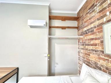 Flat Leased - NSW - Surry Hills - 2010 - Ensuite Room for Rent in the Heart of Oxford Street  (Image 2)