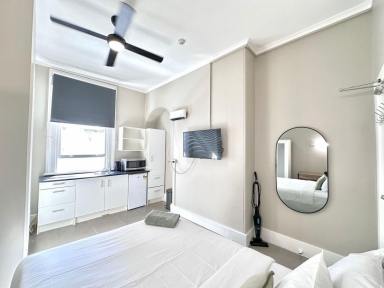 Studio For Lease - NSW - Surry Hills - 2010 - Ensuite Room for Rent in the Heart of Oxford Street  (Image 2)