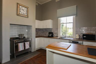 House For Sale - NSW - Wellington - 2820 - RARE FIND  (Image 2)