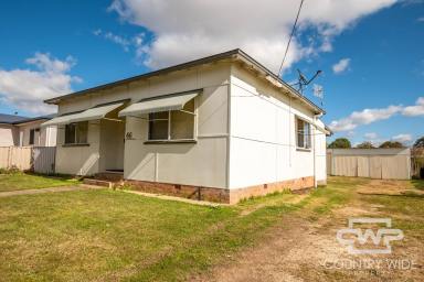 House For Sale - NSW - Guyra - 2365 - Investment, First Home  (Image 2)