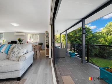 House For Sale - NSW - Surf Beach - 2536 - Like having two homes in one and only 1km walk to the Beach !  (Image 2)