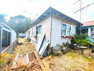 House For Sale - TAS - Rosebery - 7470 - 75 Year Old Looking For Love!  (Image 2)