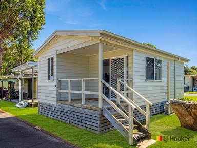 House Sold - NSW - Broulee - 2537 - Holiday cabin in pet friendly park….Direct access to the Beach !  (Image 2)