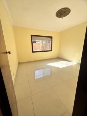 House For Lease - NSW - Granville - 2142 - Amazing Large 5 Bedroom Home  (Image 2)
