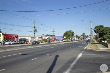 House Sold - VIC - Wendouree - 3355 - Sensational Wendouree Position offers 5 Townhouse Development Site (STCA)  (Image 2)