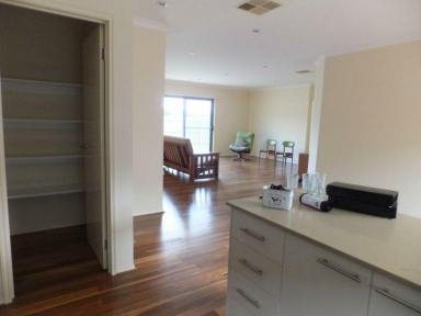 House Leased - VIC - Eastwood - 3875 - IDEALLY LOCATED MODERN HOME  (Image 2)