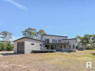 House Leased - TAS - Dolphin Sands - 7190 - Contemporary Furnished Home In A Peaceful Location (Image 2)
