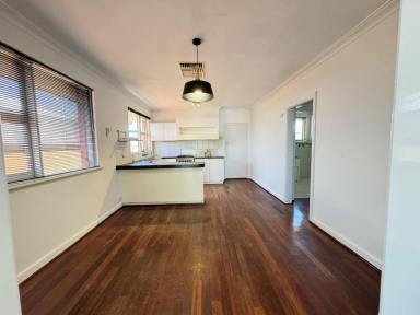 House Leased - WA - East Cannington - 6107 - 286 Railway Parade, East Cannington WA 6107  (Image 2)