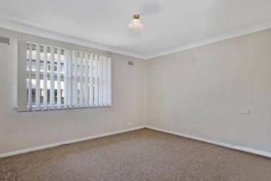 House Leased - NSW - Lethbridge Park - 2770 - Three Bedroom Home with Extensive Front and Side Yards  (Image 2)